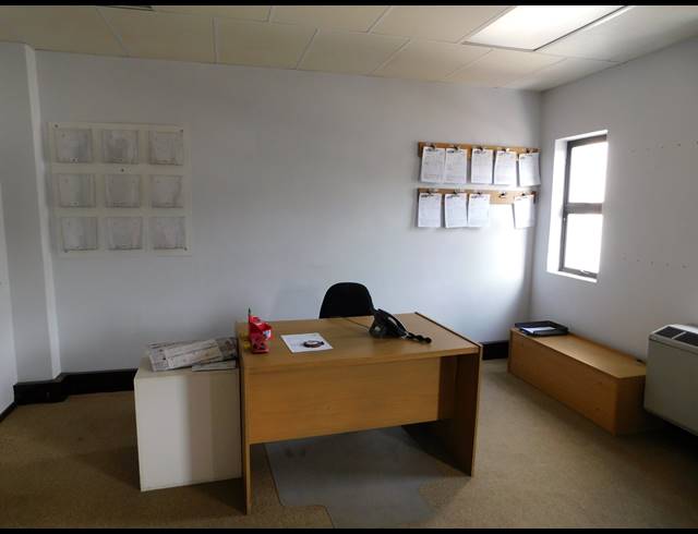 350M² OFFICE TO LET IN FERNDALE